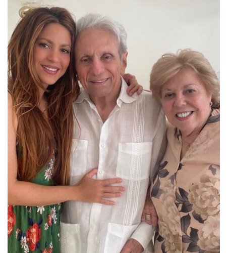 Nidia Del Carmen Ripoll Torrado with her husband and daughter